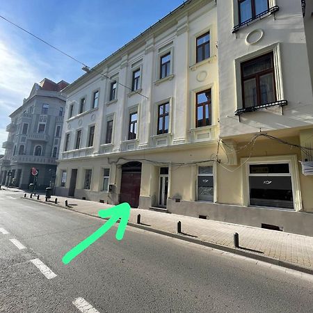 Poppys Apartment Арад Экстерьер фото