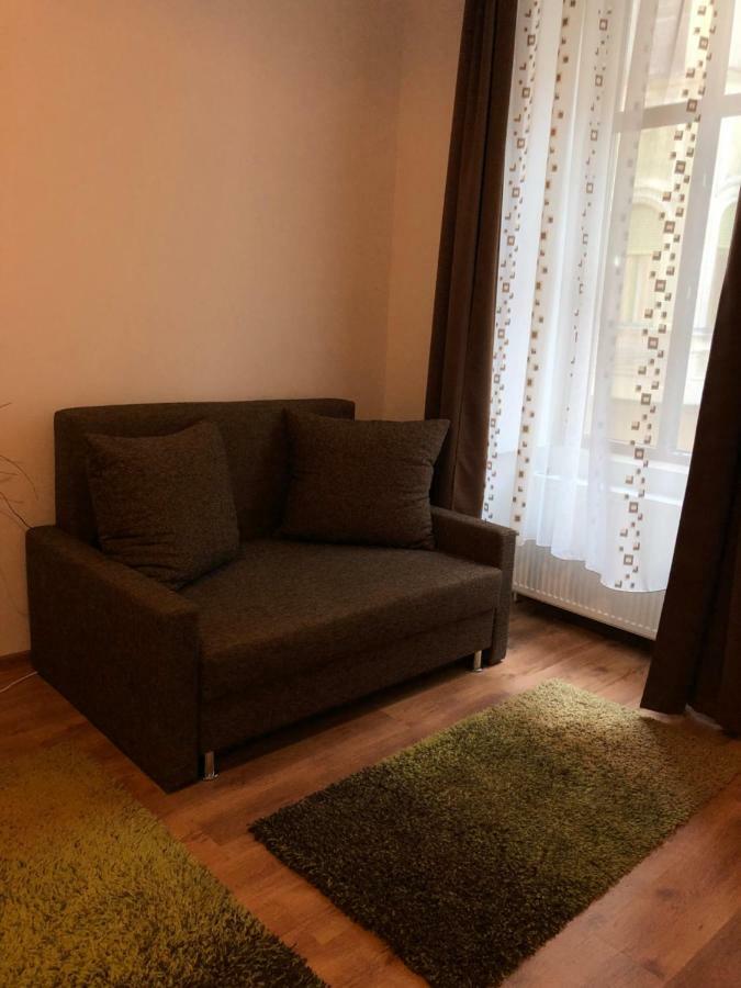 Poppys Apartment Арад Экстерьер фото